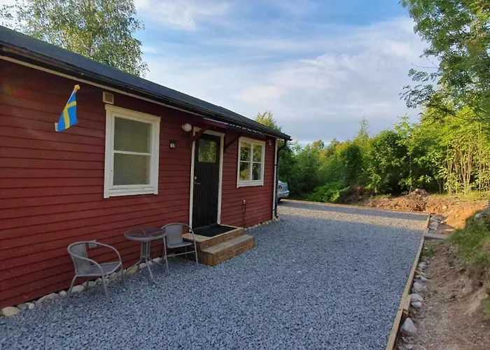 Fully Renovated Cottage With Great Hilltop Views
