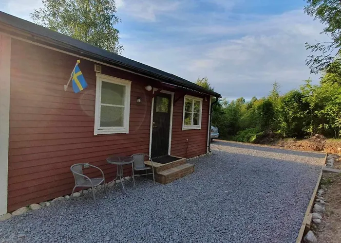 Fully Renovated Cottage With Great Hilltop Views