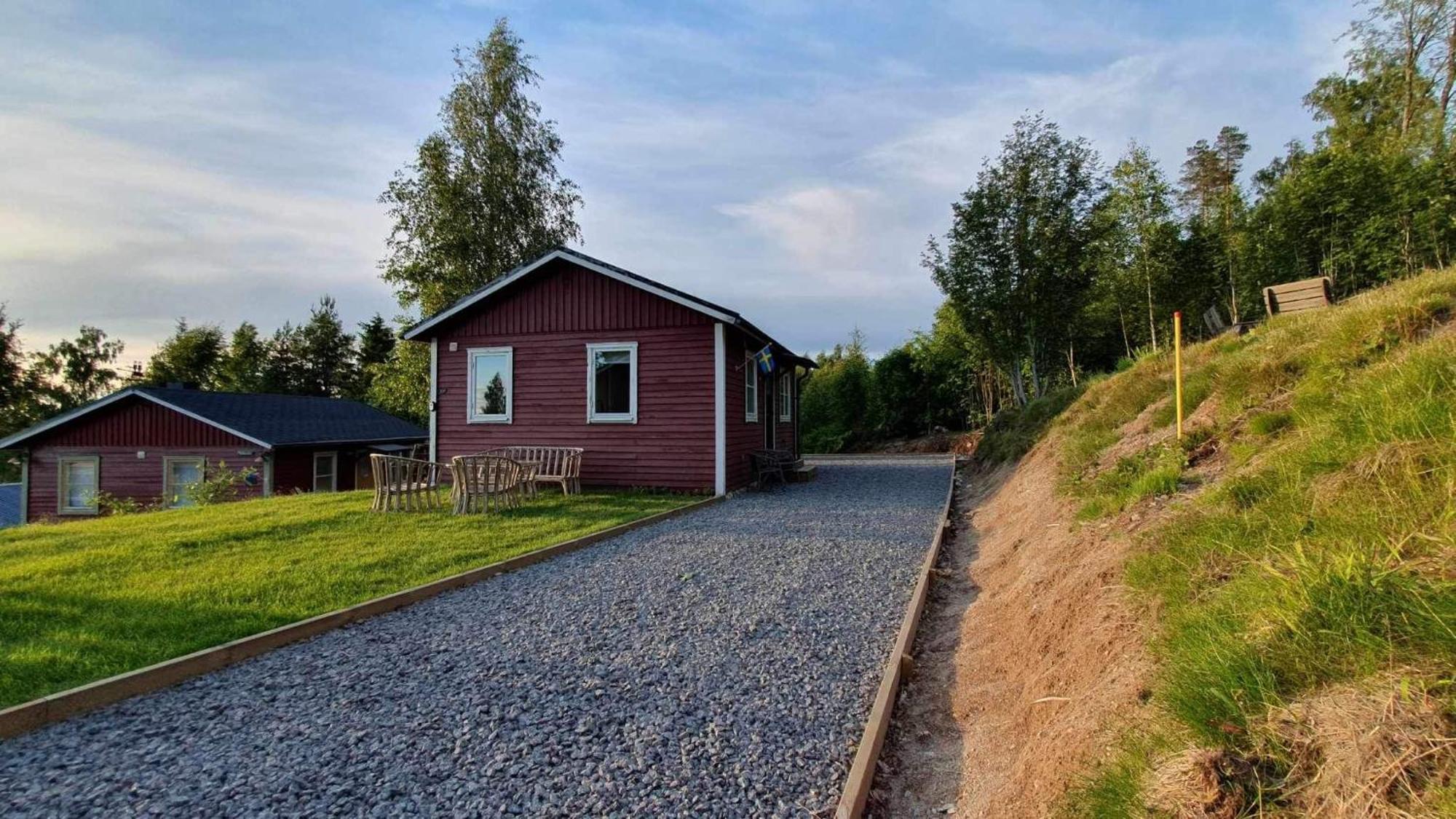 Fully Renovated With Great Hilltop Views *