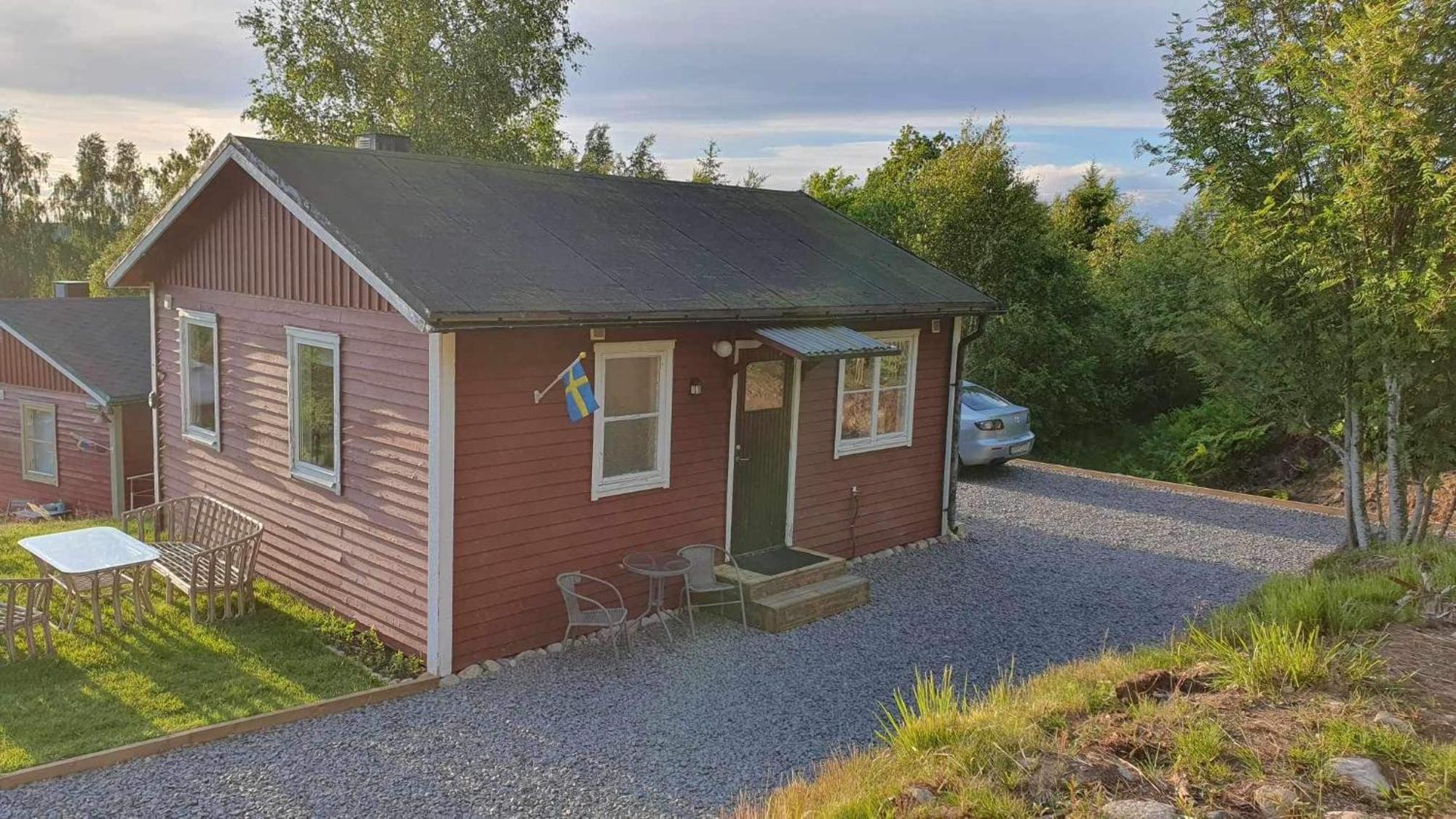 Fully Renovated With Great Hilltop Views *
